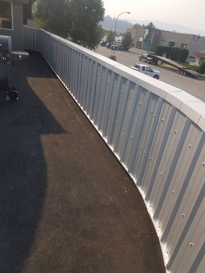 Galvilume Cladding with White Coping Galvilume Cladding with White Coping