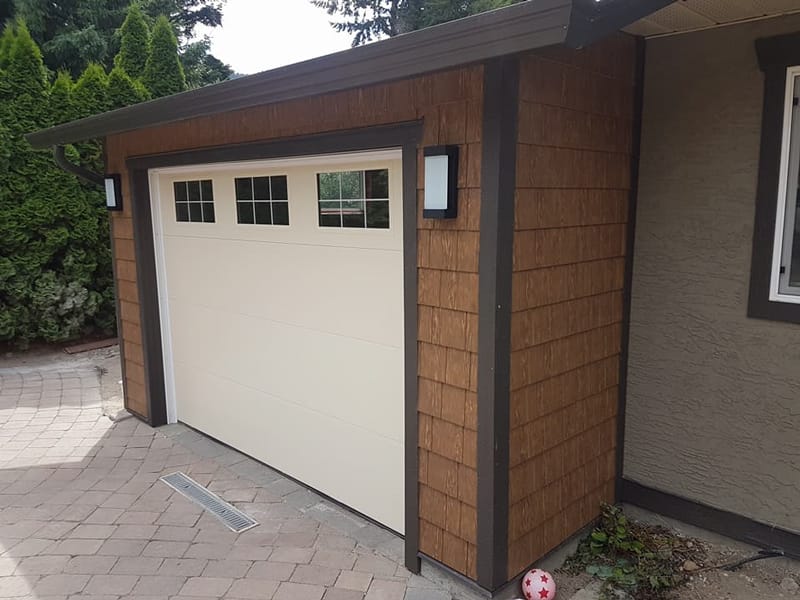 Woodtone Hardy Shake Siding Summer Wheat in colour with Dark Brown Smart Trim Woodtone Hardy Shake Siding Summer Wheat in colour with Dark Brown Smart Trim